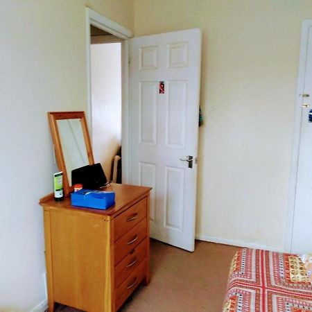 Comfortable Double Bedroom In London Hornchurch 外观 照片