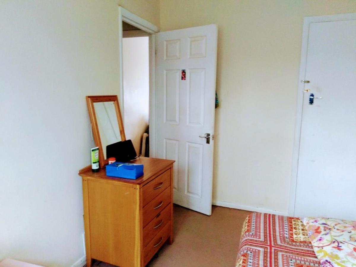 Comfortable Double Bedroom In London Hornchurch 外观 照片